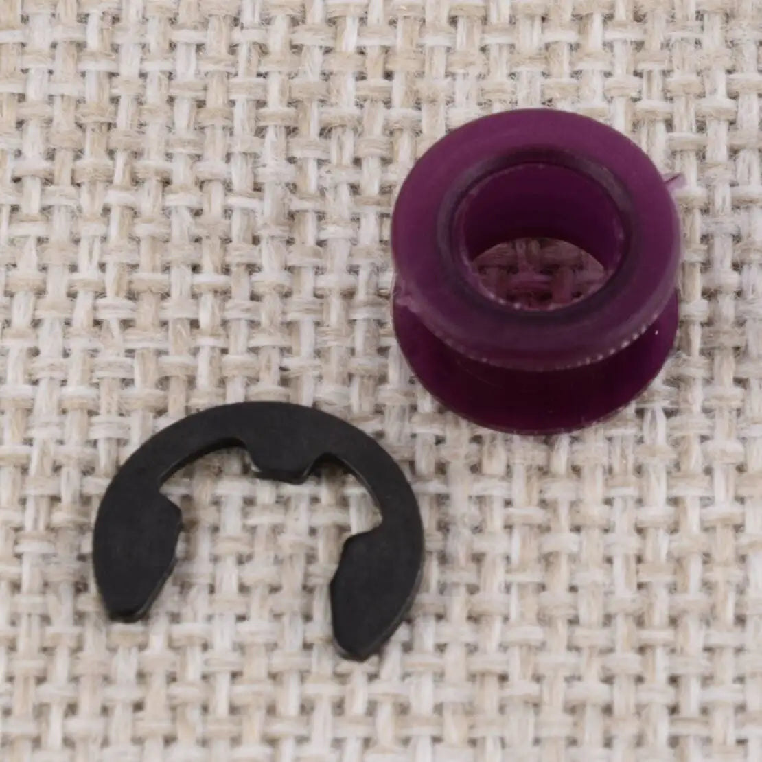 LEAP Manual Gear Shift Cable Bush Kit for Suzuki Swift - 5 Bushes and Clips - detail 1