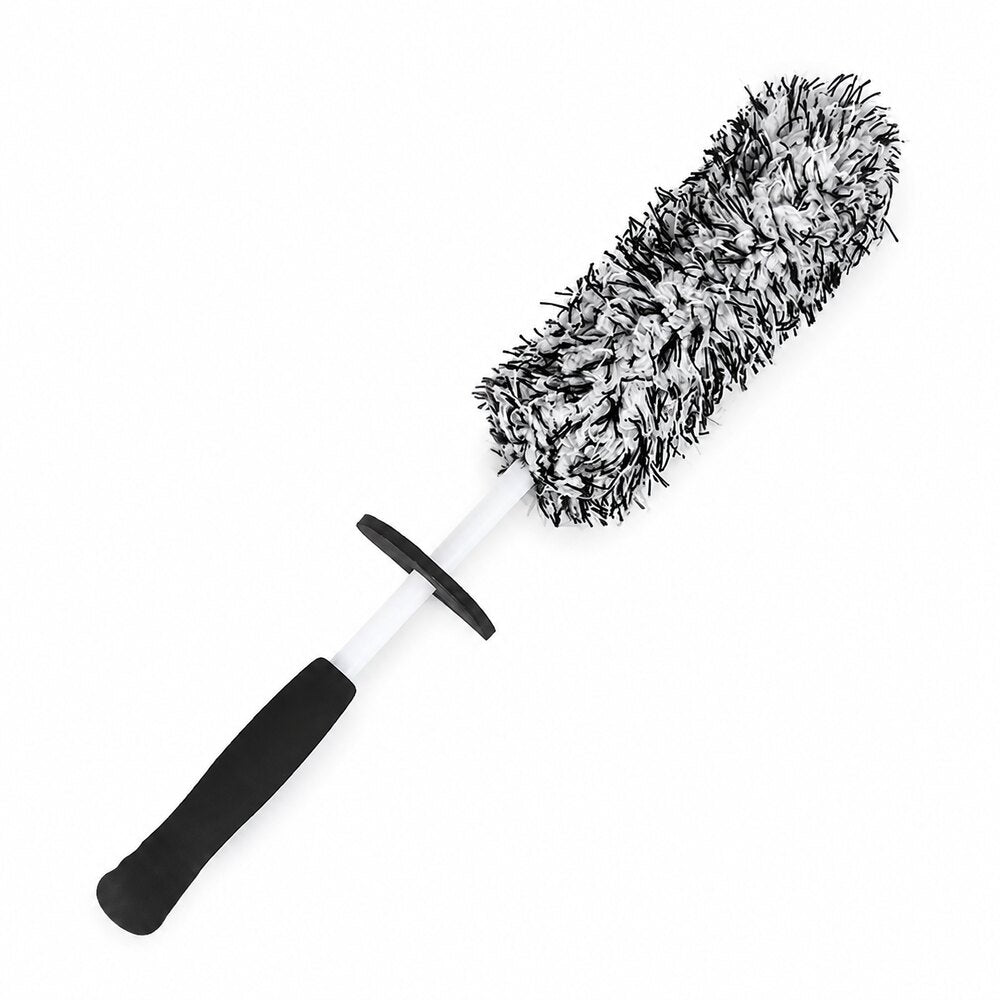 LEAP long-reach wheel cleaning brush with black grip and splash guard